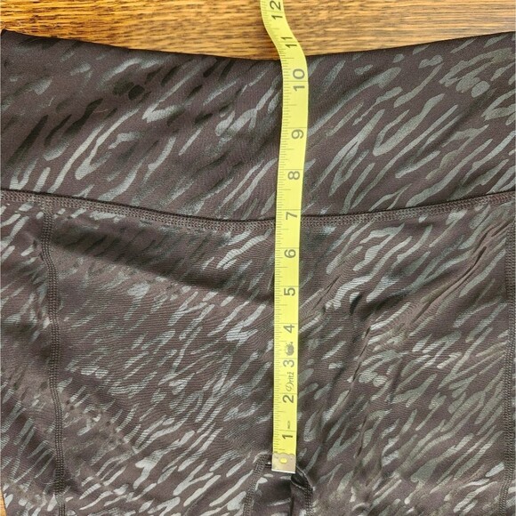 NWOT Zuda Foil Printed Athletic Leggings Zebra Stripe - Picture 9 of 10